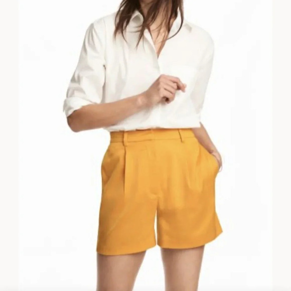 H&M Gold Satin-like High‎ Waisted Shorts, Size 2 - Picture 1 of 13